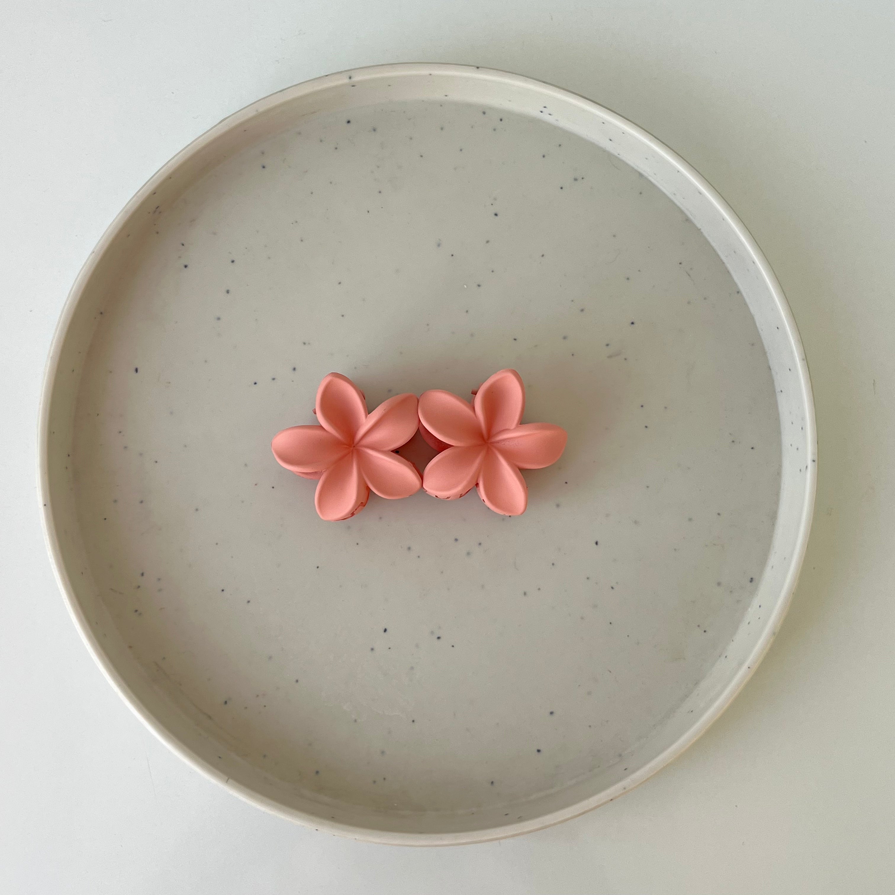Matte Blossom – Small Flower Hair Claw
